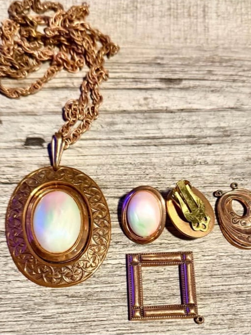 Vintage Genuine Copper Mother of Pearl Oval Pendant Necklace - Women Jewelry Set